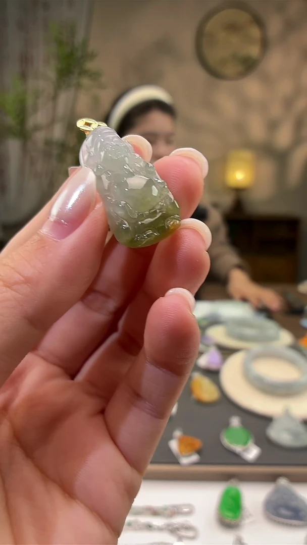 吊坠(赠链)18K金镶嵌翡翠米爷爷