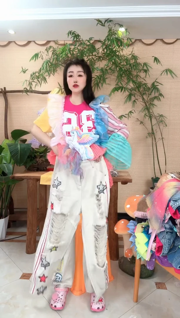 香*白色镂空牛仔裤