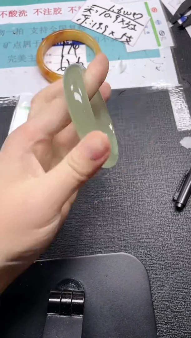 未镶嵌手镯石英质玉175-57