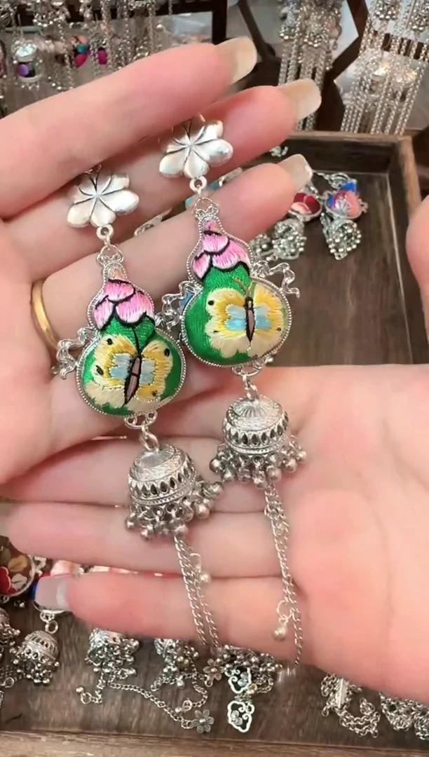 织绣大***贝云织谣民族风精美饰品   163