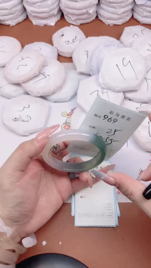 【闪购商品】玛瑙/玉髓手镯未镶嵌969