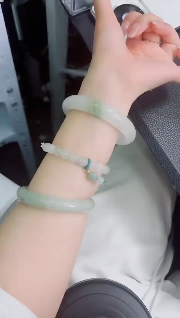 石英质玉手镯未镶嵌104-62