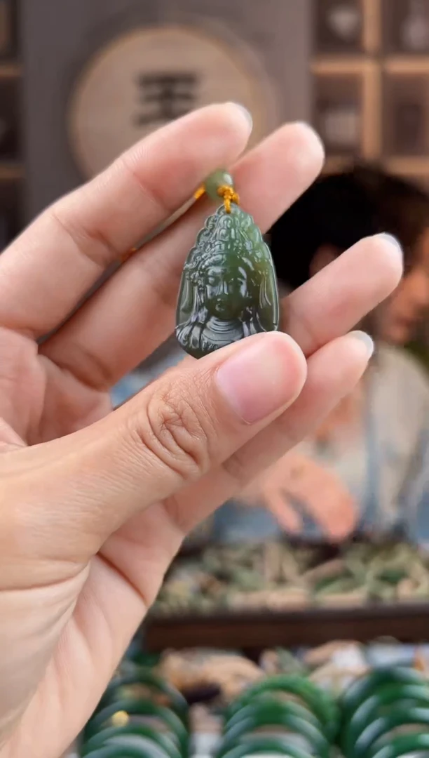 颈饰未镶嵌和田玉拍一发一，拍一发一