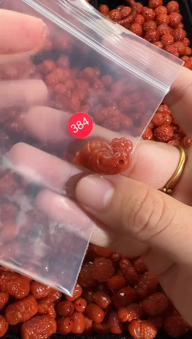 颈饰未镶嵌南红玛瑙1