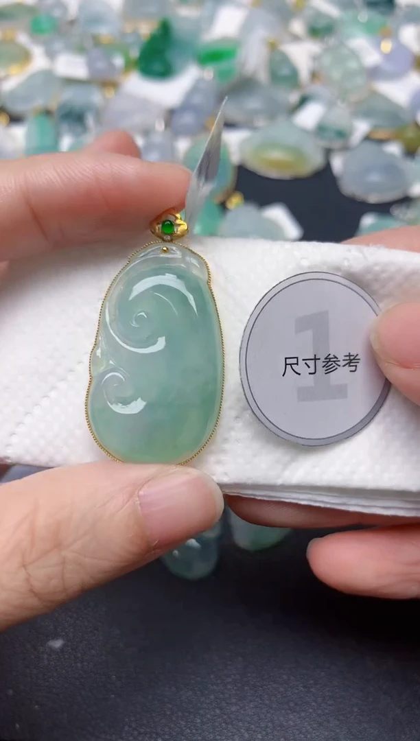 颈饰18K金镶嵌翡翠天然缅甸A货翡翠