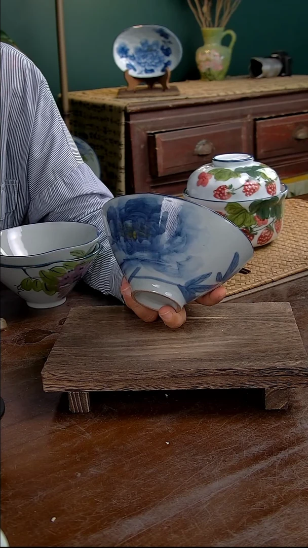 瓷片5.7英寸花口碗-青花牡丹