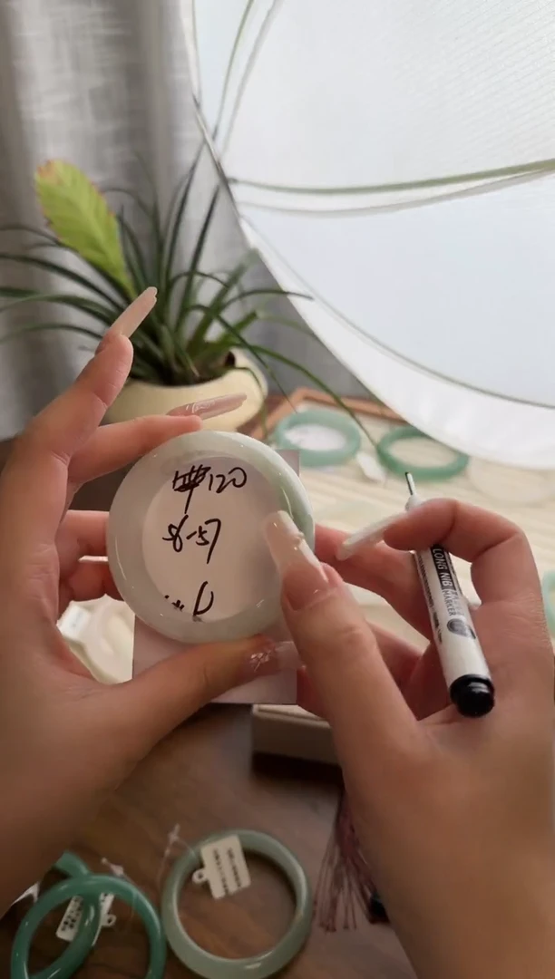 未镶嵌手镯石英质玉120/56/57