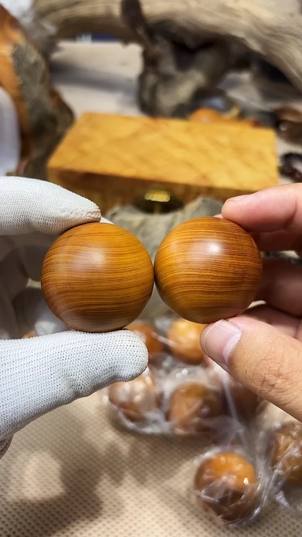 柏木（崖柏）南太行崖柏4.0手球缠丝纹