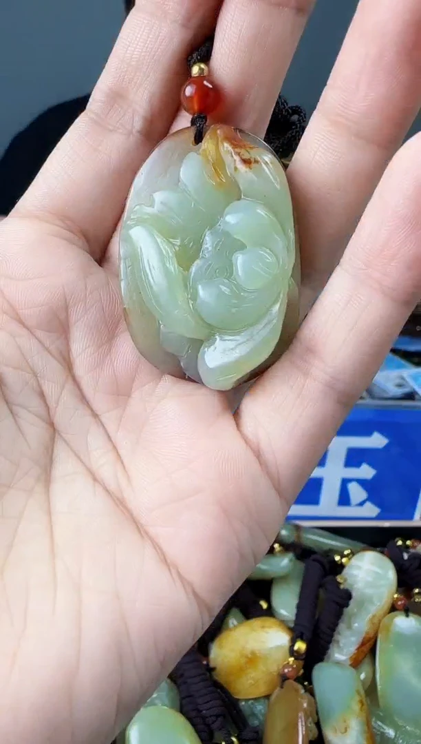 和田玉未镶嵌颈饰1
