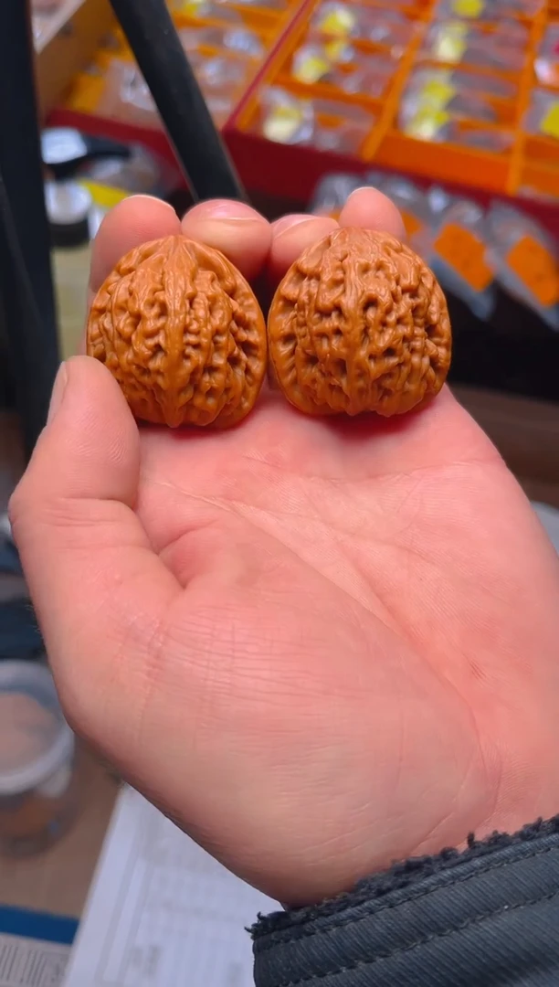 【闪购商品】文玩核桃把件38红锦鲤