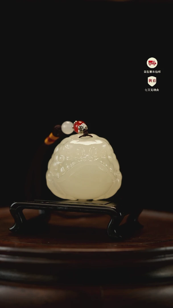 云南石竹叶青雕刻：恶霸金蟾手把件摆件