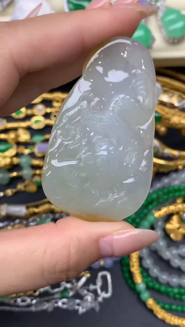 翡翠未镶嵌颈饰303-雪姐翡翠天天见