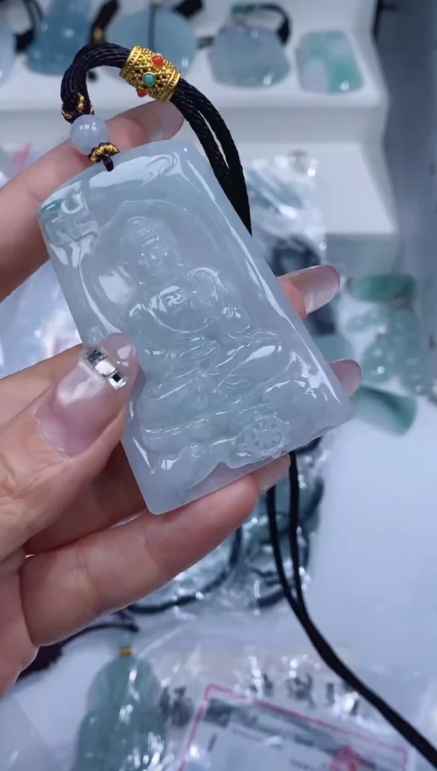 颈饰未镶嵌翡翠吊坠