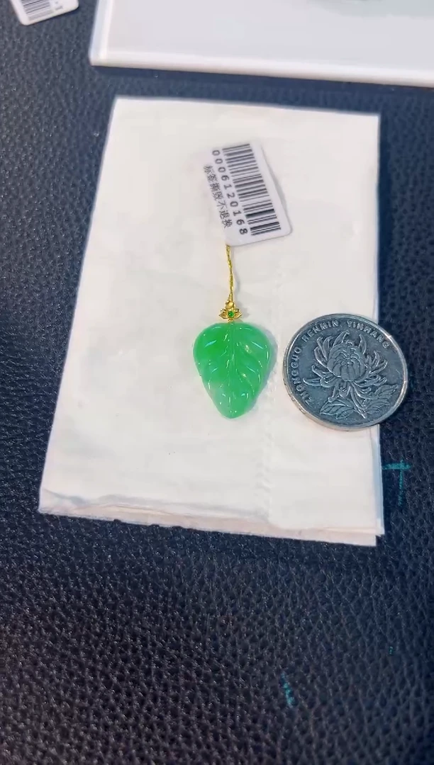 颈饰18K金镶嵌翡翠缅料A货/支持复检/一件