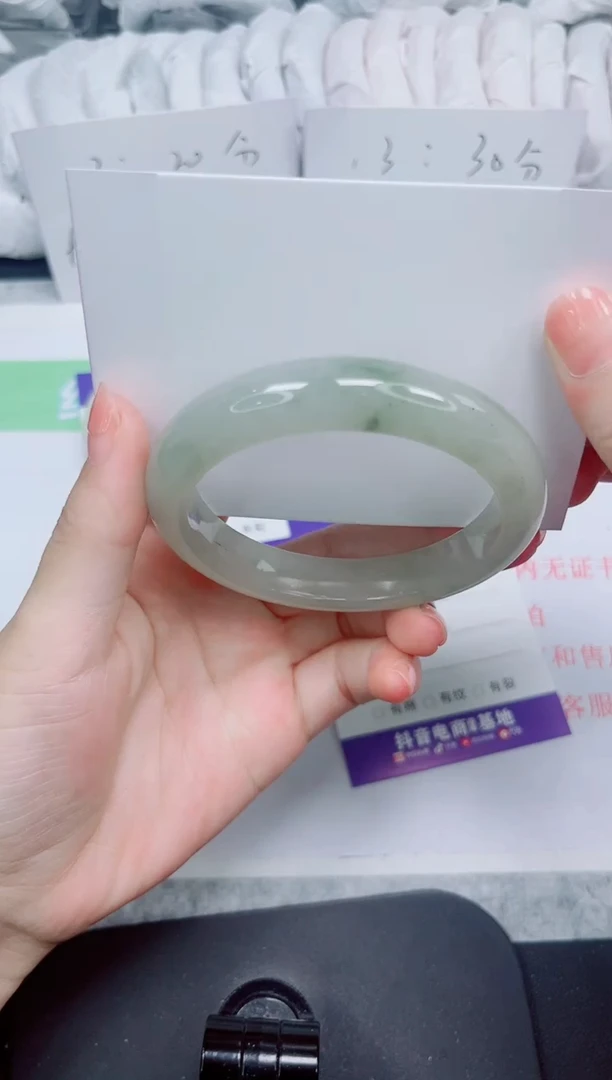 石英质玉手镯未镶嵌18-58