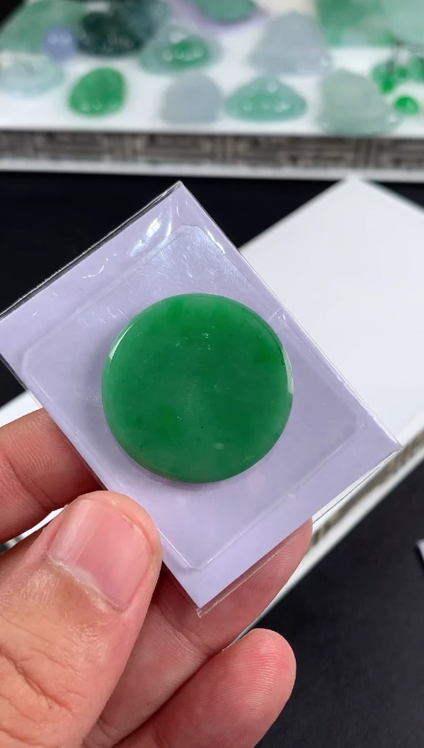 未镶嵌定制翡翠阿*翡翠