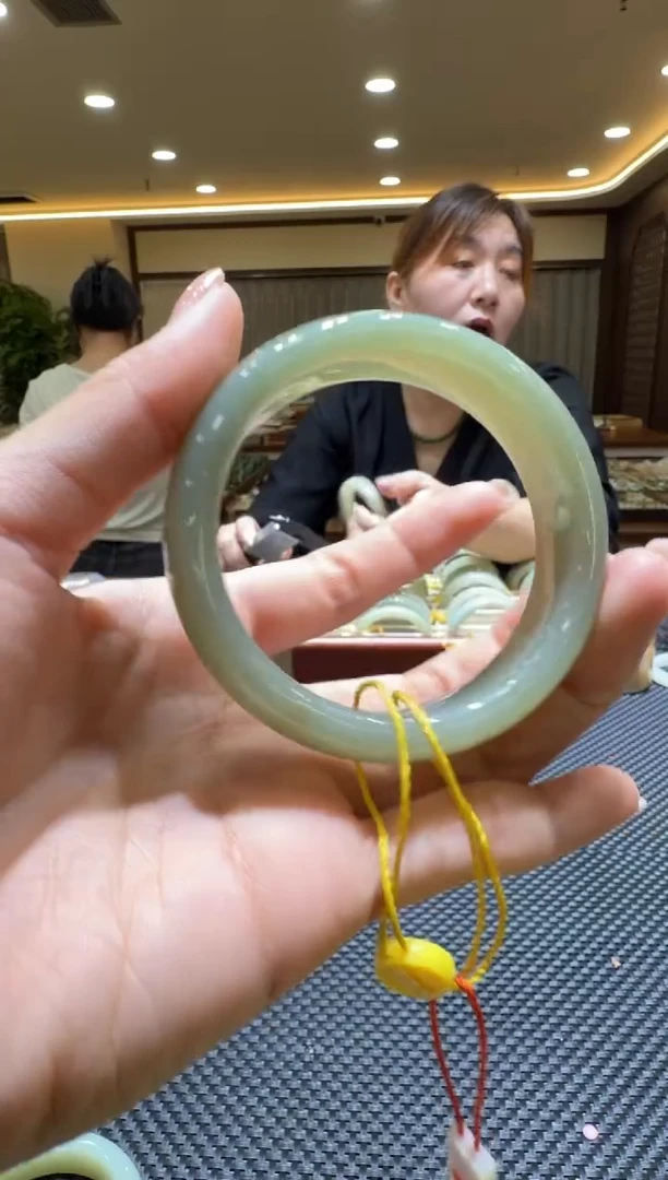 颈饰未镶嵌和田玉手镯56