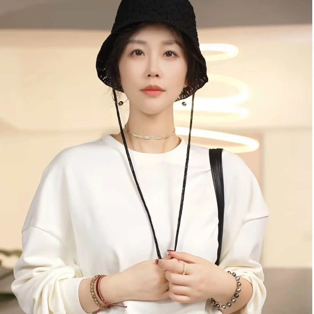 【叭哒不惑】天赋选手 百搭设计感褶皱休闲套头卫衣前短后长上衣