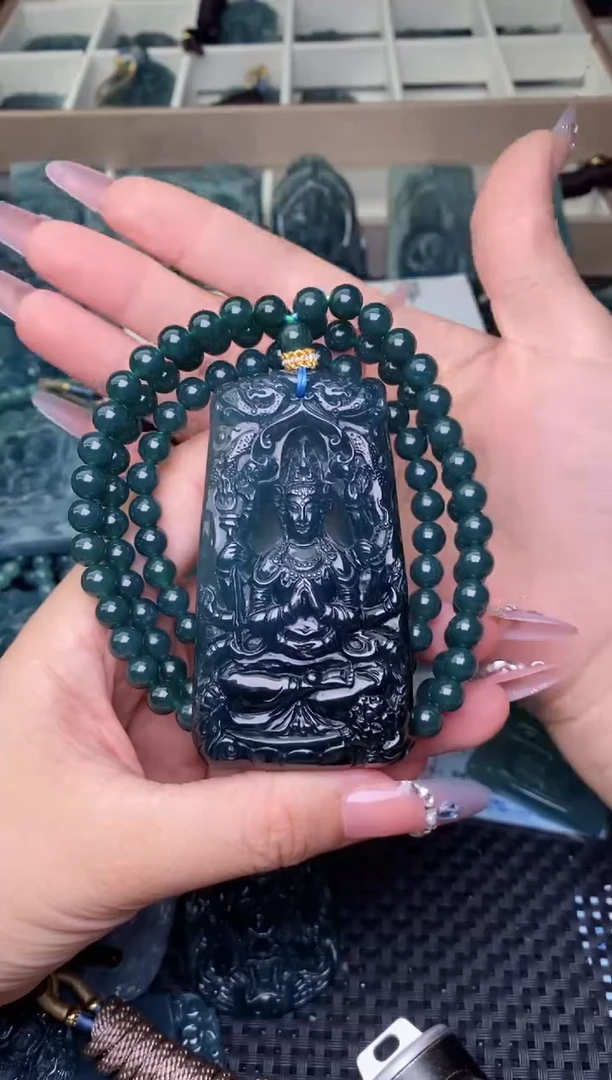 翡翠未镶嵌颈饰