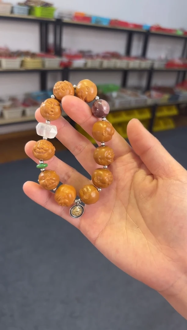 吊坠菩提根/象牙果不*侠  16mm猴头人生百态