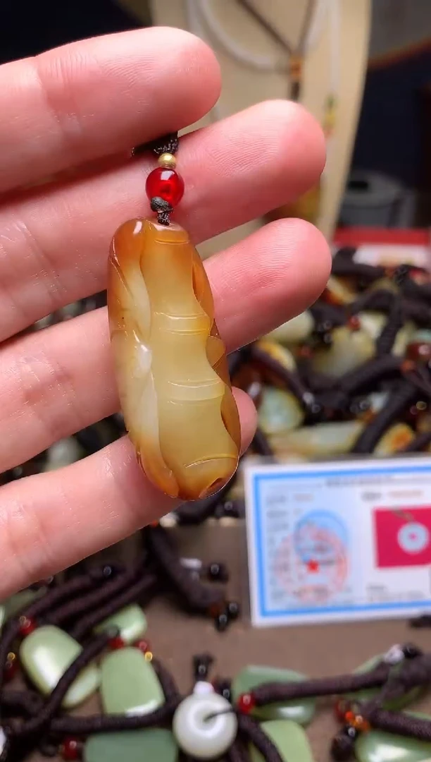 颈饰未镶嵌和田玉新疆料青海料清水和田玉吊坠