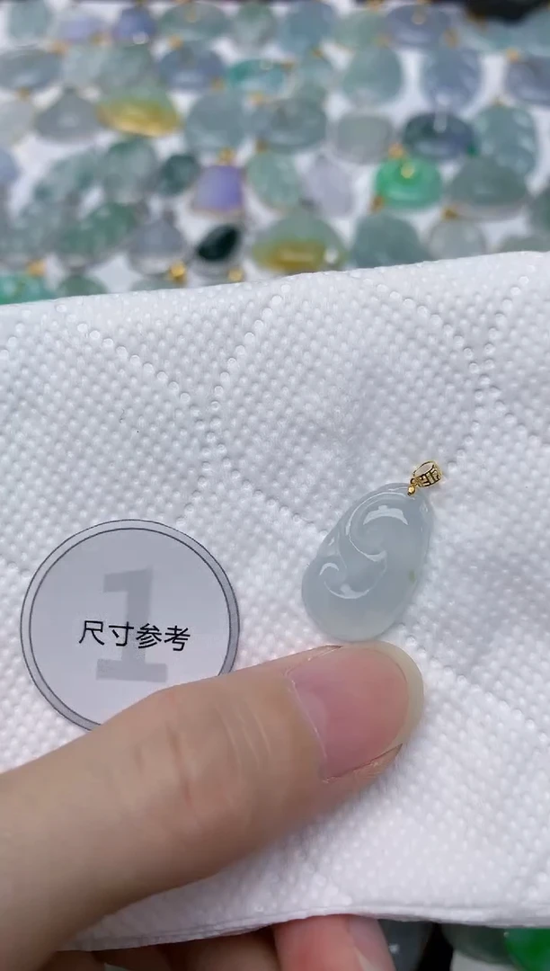 翡翠18K金镶嵌颈饰天然A货翡翠
