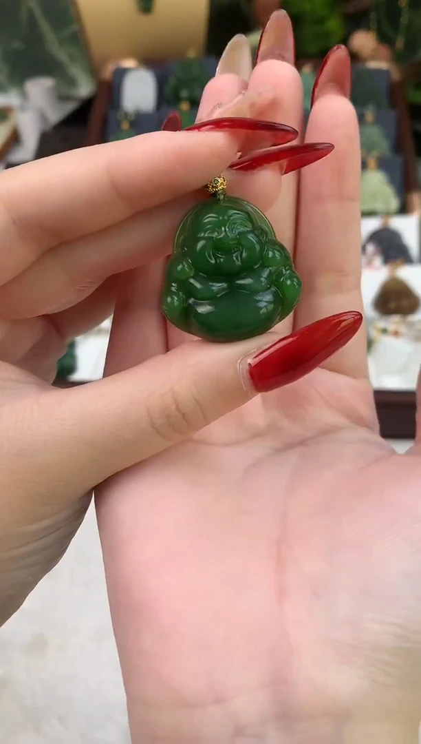 颈饰未镶嵌和田玉吊坠