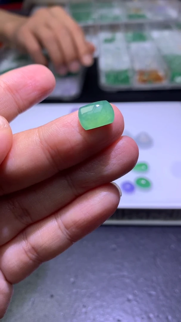 未镶嵌定制翡翠毛货