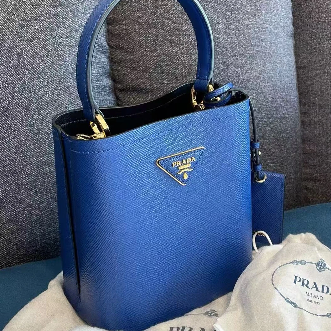 95新 Prada/普拉达 坤球奢选普拉达水桶包