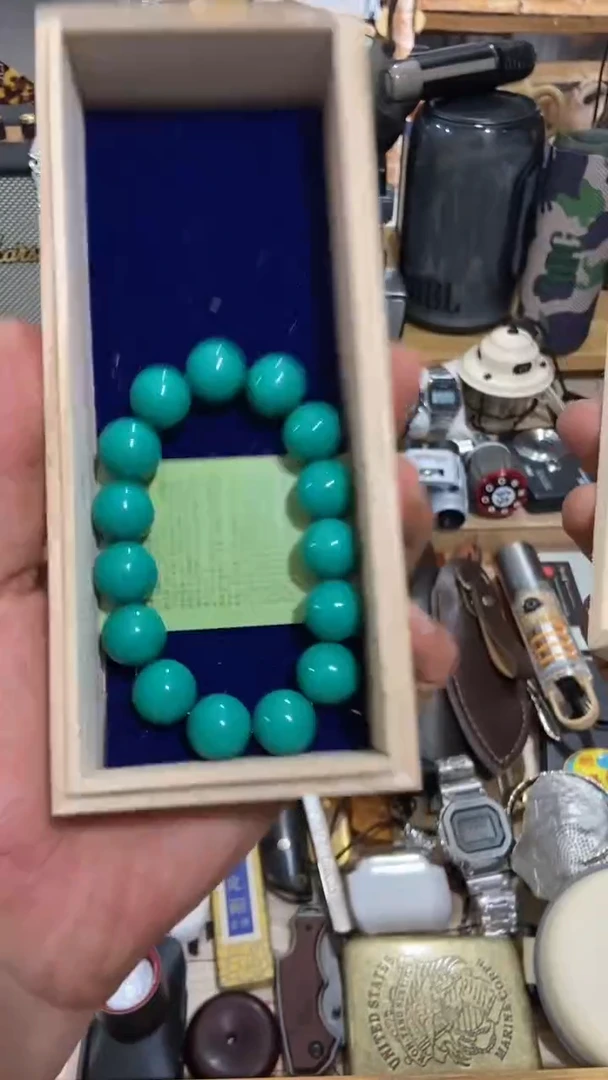 瓷片闪购商品  如图所示