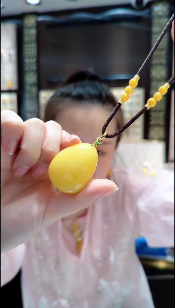 蜜蜡未镶嵌珠宝奇石﹣A322蜜蜡吊坠水滴