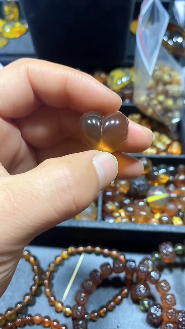 琥珀颈饰未镶嵌天然缅甸琥珀屁桃22+