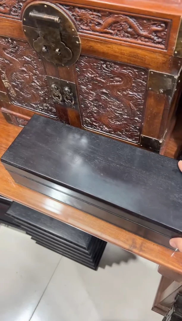 紫檀木大号素面扣盒