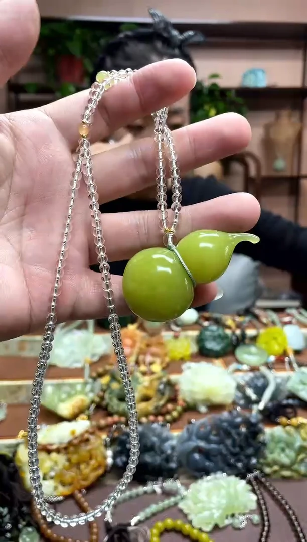 未镶嵌岫玉吊坠·