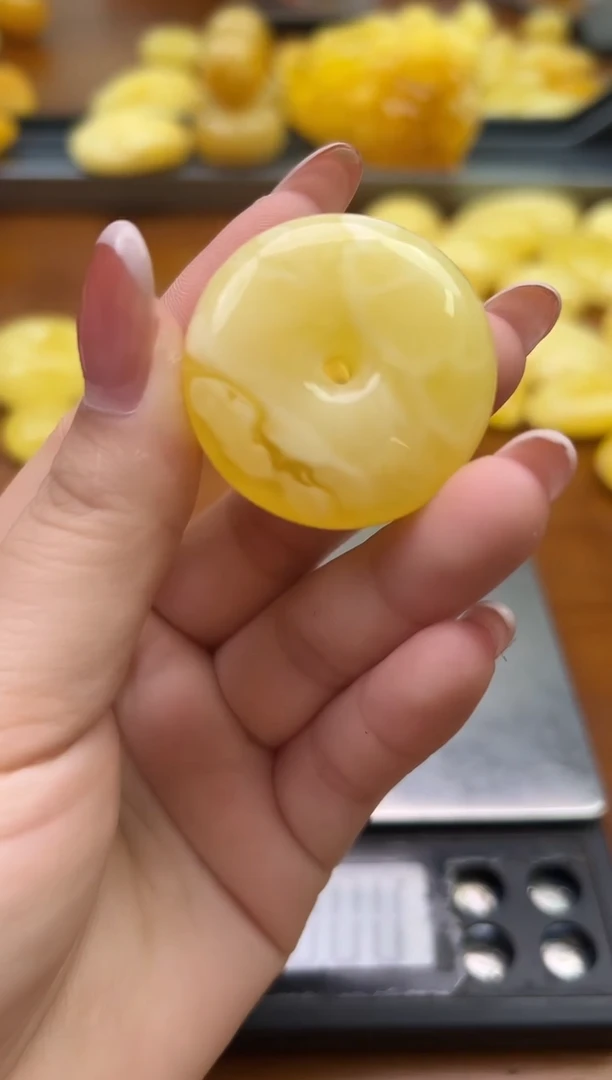 未镶嵌蜜蜡裸石 琥珀蜜蜡吊坠