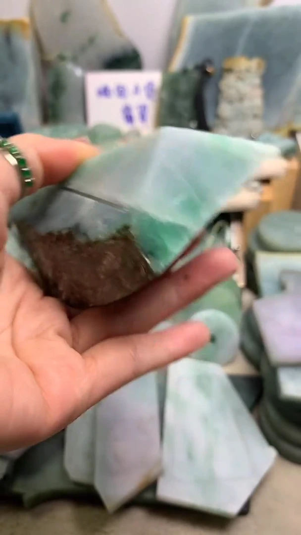 【闪购商品】翡翠挂件未镶嵌缅甸A货翡翠，没有运费险