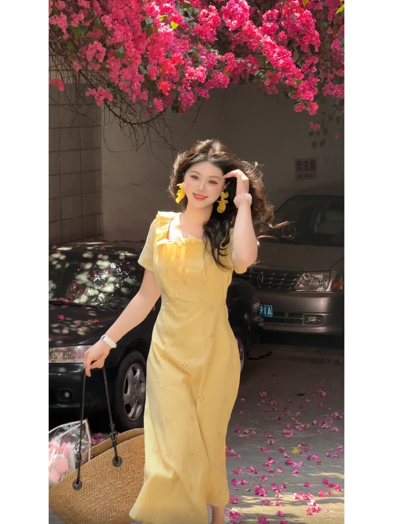 【晨曦之光】夏季新款法式气质温柔收腰显瘦减龄方领短袖大码连衣裙