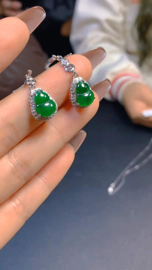 【闪购商品】翡翠耳饰未镶嵌0766630106多样性发一