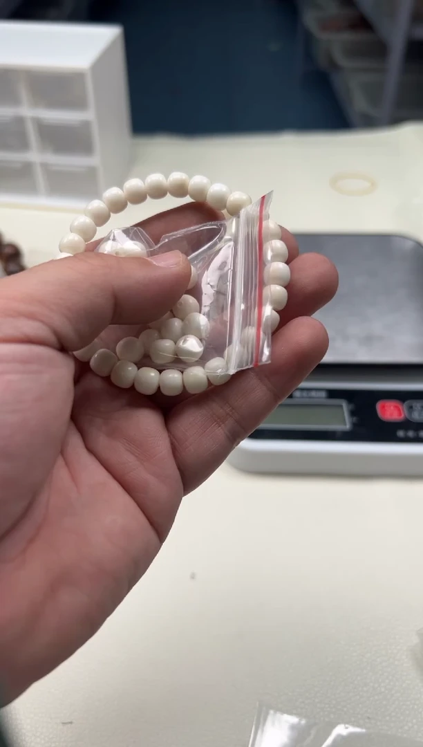 吊坠白玉菩提单圈手串6179