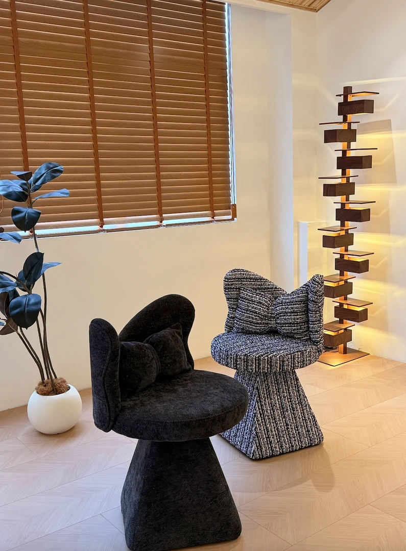 【致在·蝴蝶化妆椅】梳妆凳轻奢高级可旋转化设计师意式蝴蝶化妆椅