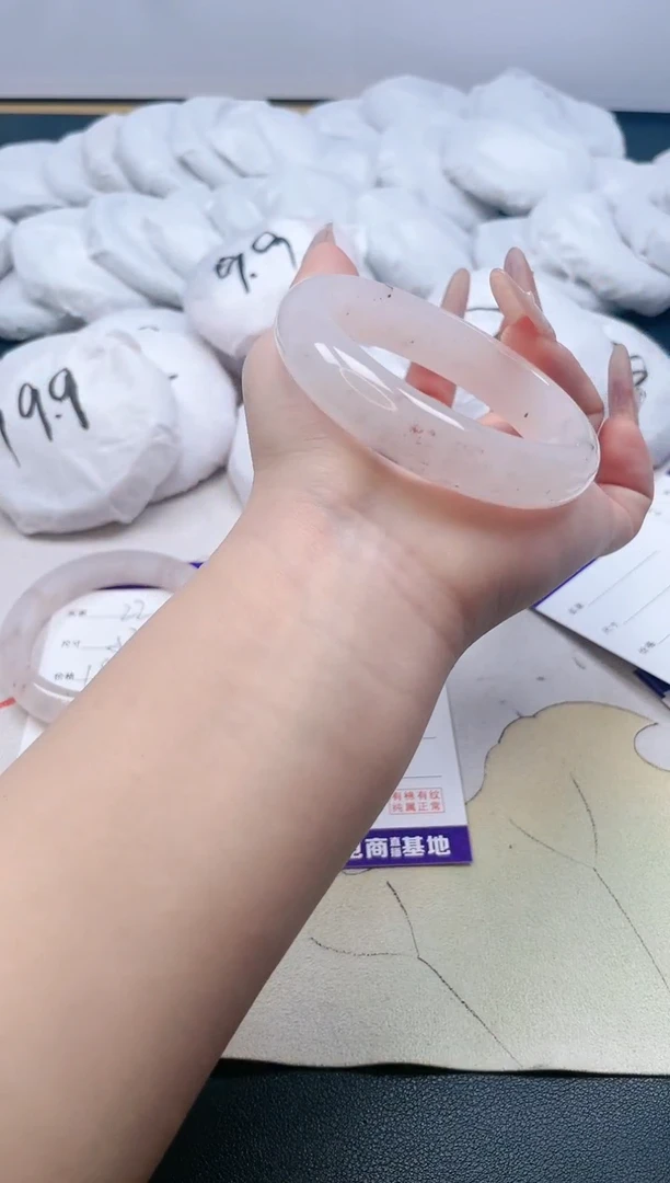 【闪购商品】和田玉手镯未镶嵌23/56.4