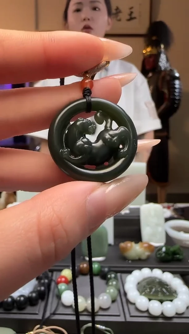 【闪购商品】和田玉青玉虎未镶嵌吊坠