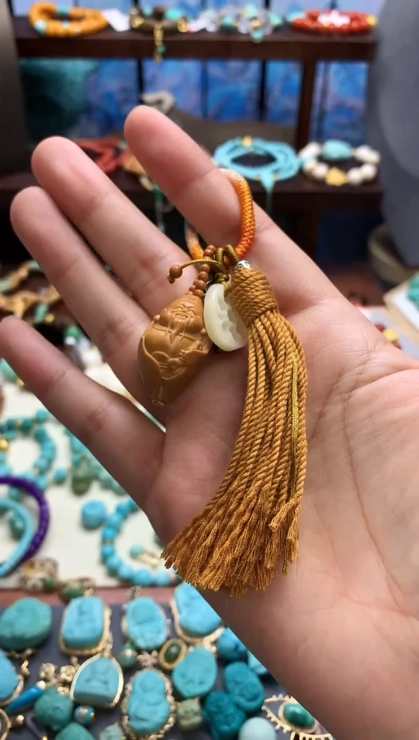 木质类精品核桃挂件