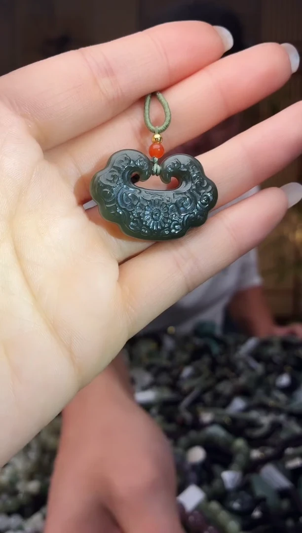 颈饰未镶嵌和田玉多样性发货，拍一发一