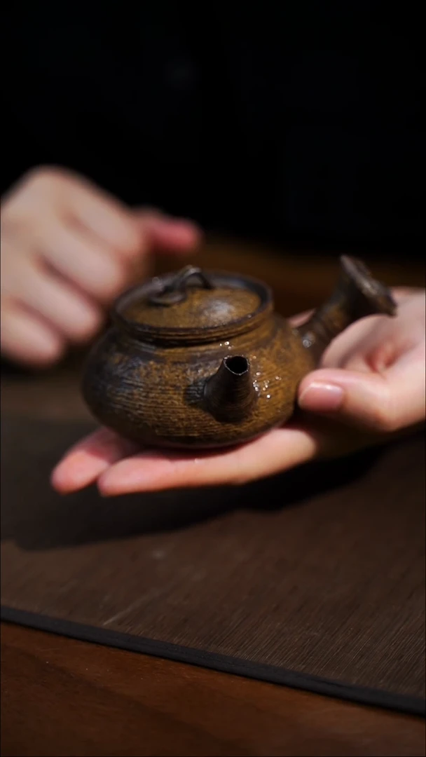 全手工制作  侘寂风侧把壶