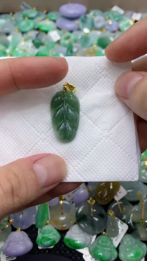 颈饰未镶嵌翡翠天然缅甸翡翠A货