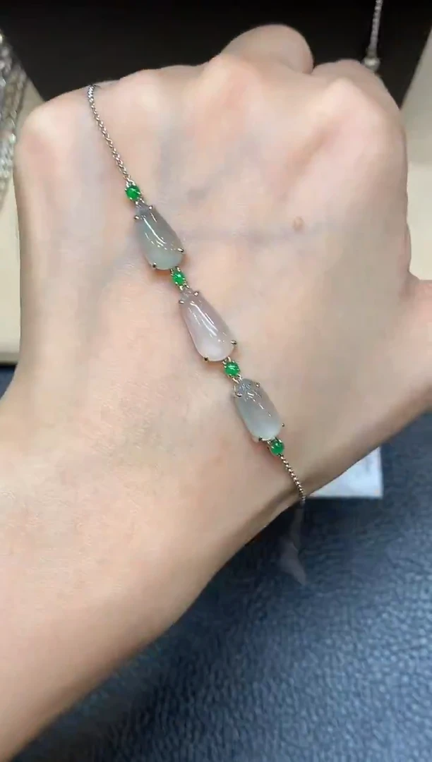 18K金镶嵌手链翡翠福瓜【无服务费