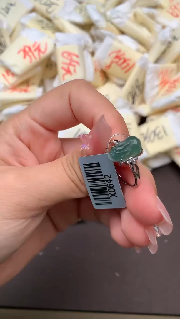 翡翠挂件未镶嵌一福利