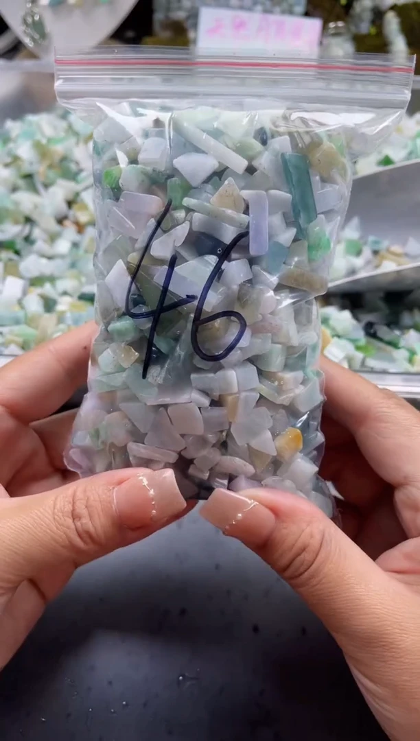 翡翠配石天然翡翠迷你500克46