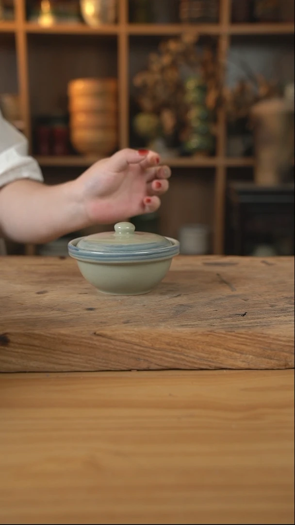 青云系列的小炖盅1个